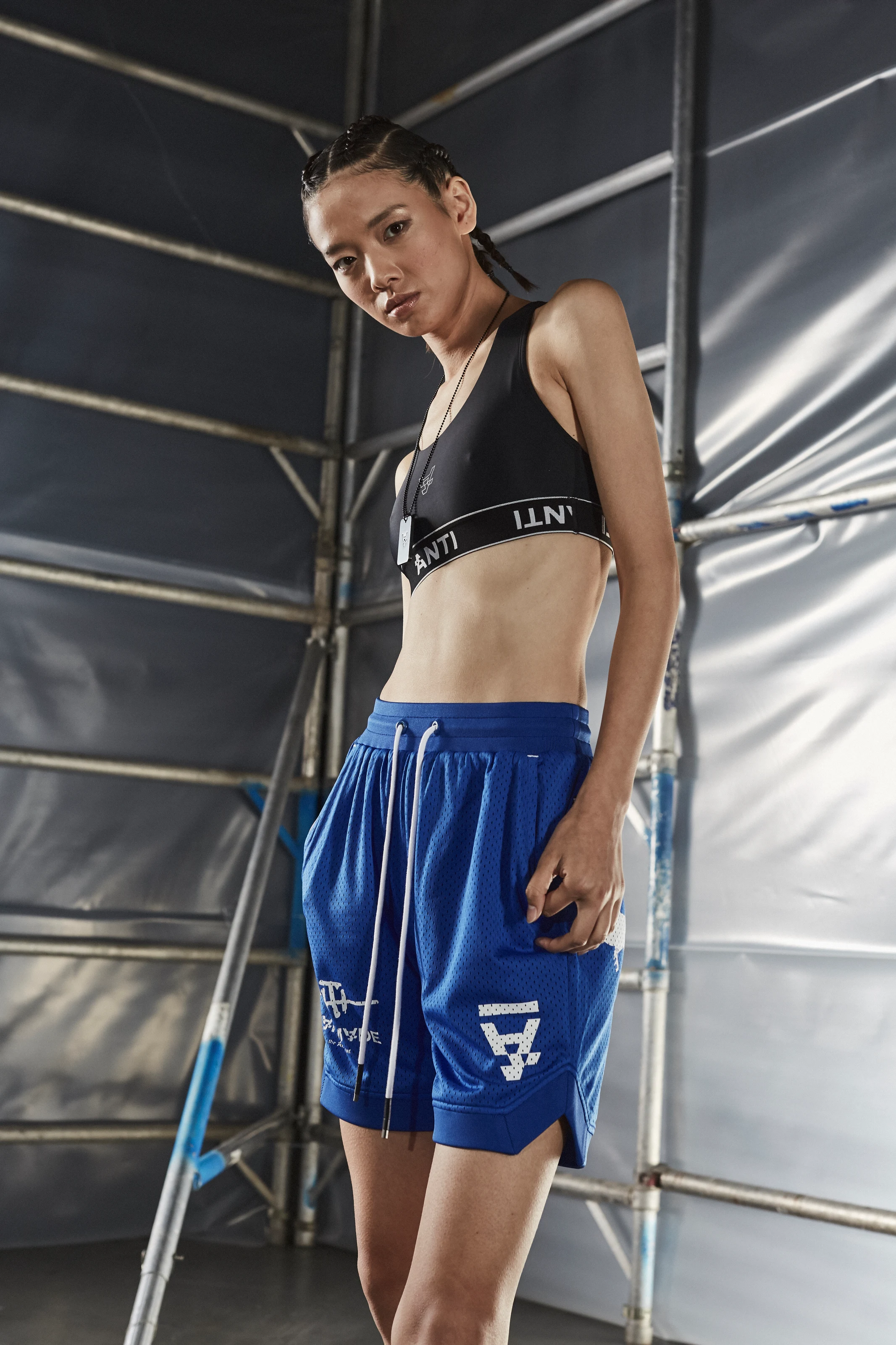 FUTURE SPORTS BRA w/ POST CORVUS MESH SHORT