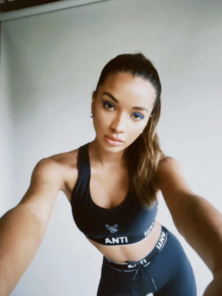 FUTURE SPORTS BRA & TRAINING SHORT